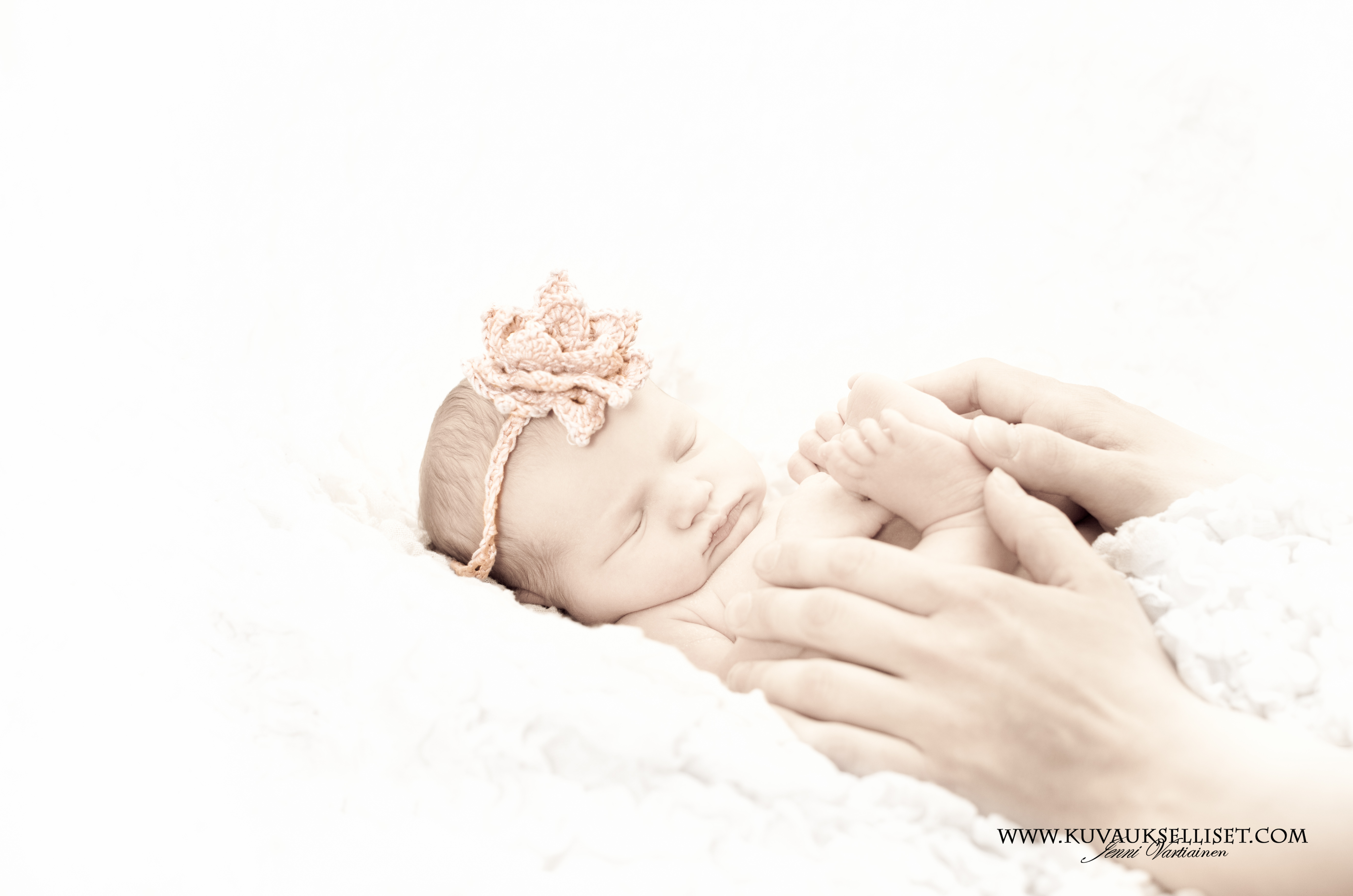 2014.4.8 vauvakuvaus vastasyntyneen kuvaus studiokuvaus 3